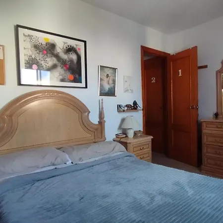 Privadas Con Cama Doble En בית אירוח