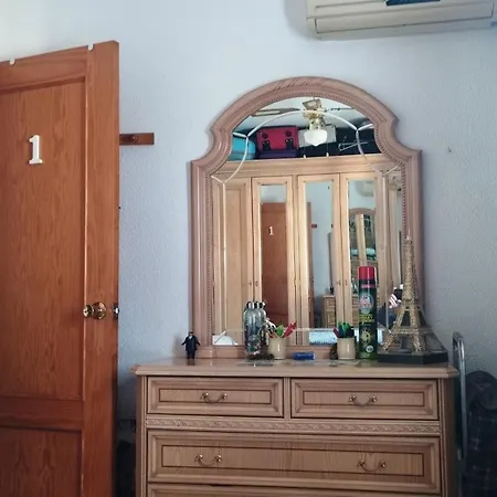 בית אירוח Privadas Con Cama Doble En *